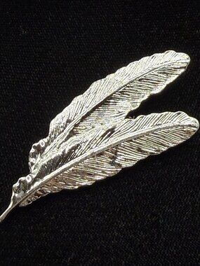 Vintage Gerry's Feather Design Silver Brooch